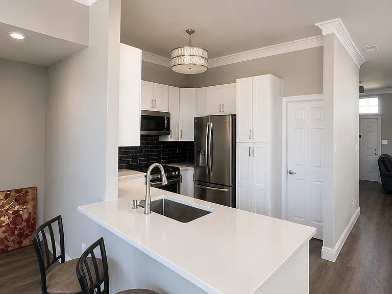 1752 Crescent Creek Ln — Photo 12