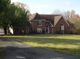 1931 Kings Castle Dr, Southaven, MS 38671