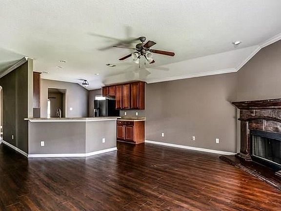 4th image of 609 Piper Dr