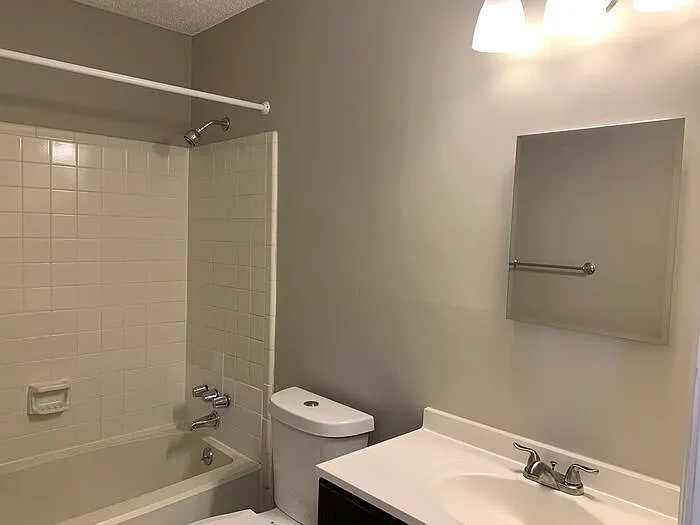 2900 Glen Hollow Rd — Photo 17