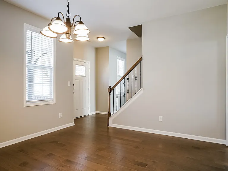 332 Chamberlain Dr — Photo 7