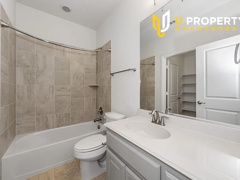 1017 Midland Dr — Photo 27