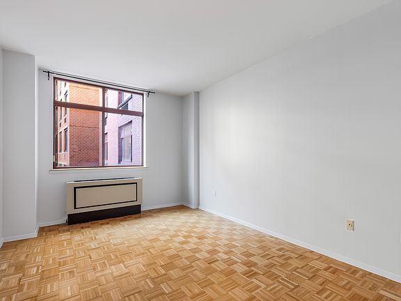 5th image of 350 Albany St APT 4L