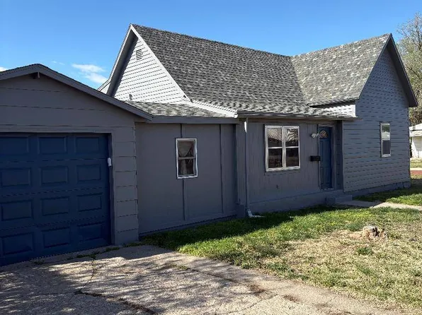 308 W Main St, Norton, KS 67654