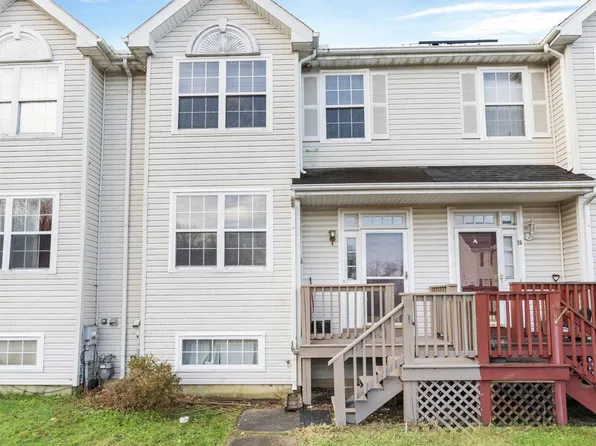 18 Swansea Ln, Newark, DE 19702