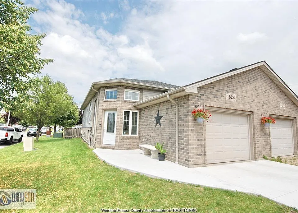 1526 Highnoon Dr