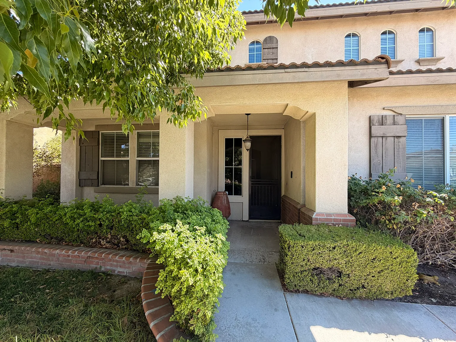 5 bed, 3112 sqft, $3,800 — Photo 1