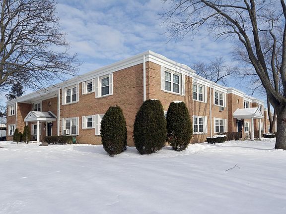 2nd image of 914 W Saint James St Unit 1W