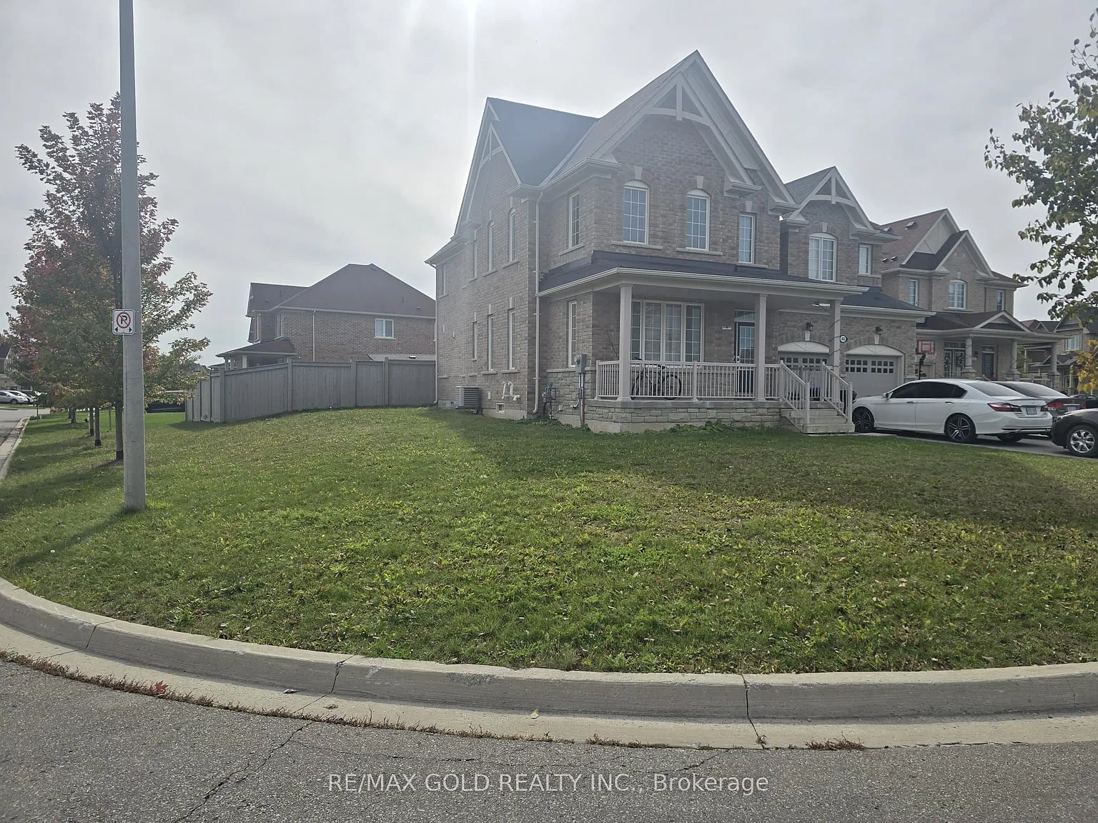 4 bed, $3,300 — Photo 2
