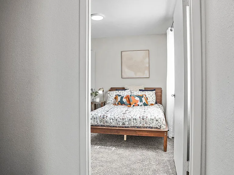 Regency Point Luxury Apartments — Photo 70