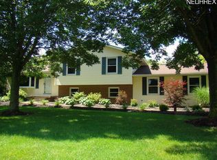 10660 Holi Dale Dr, Chardon, OH 44024