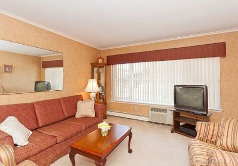 5th image of 90 S Park Ave APT A5