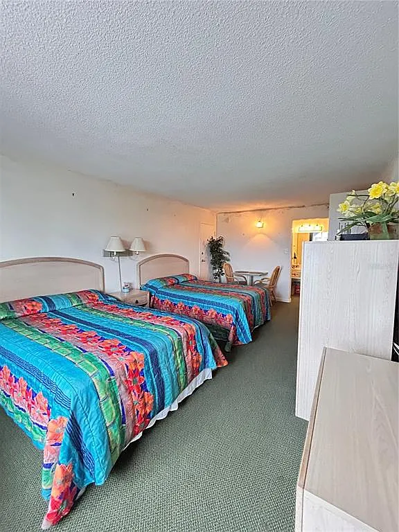 1 bed, 1.0 bath, 300 sqft, $900 — Photo 1
