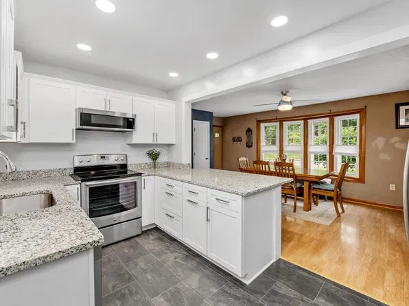 303 Center Park Dr, Florence, KY 41042