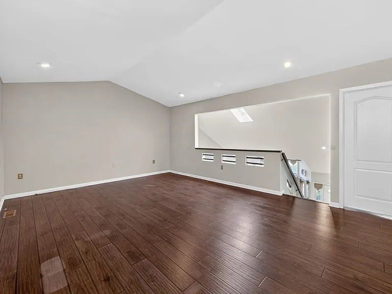 333 Basswood Cir — Photo 9