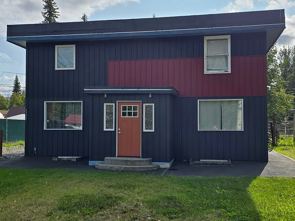 515 Farewell Ave #1