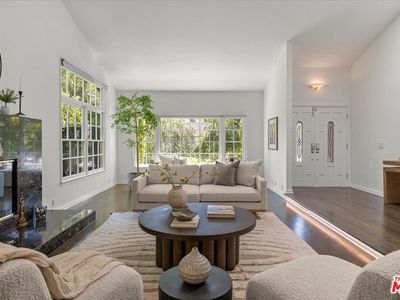 10411 Windtree Dr, Los Angeles, CA, 90077
