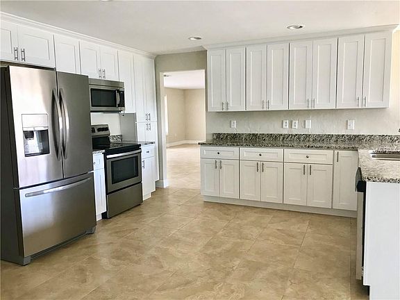 3rd image of 390 Sorrento Ct