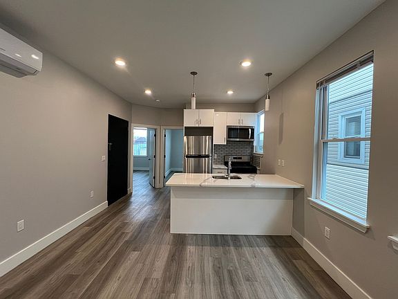 3rd image of 122 Neptune Ave #39L
