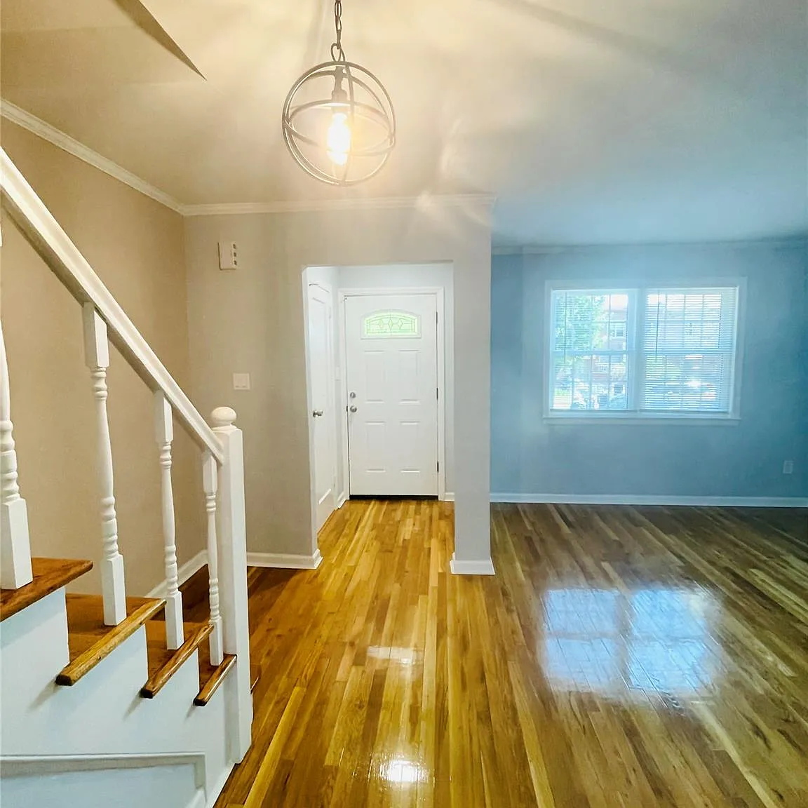 3 bed, 1.5 bath, 1224 sqft, $3,300 — Photo 3