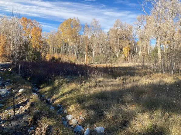 241 California Cir, Mosca, CO 81146