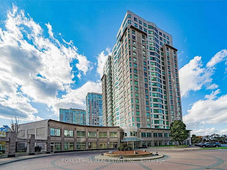 18 Lee Centre Dr #Penthouse 109 — Photo 2