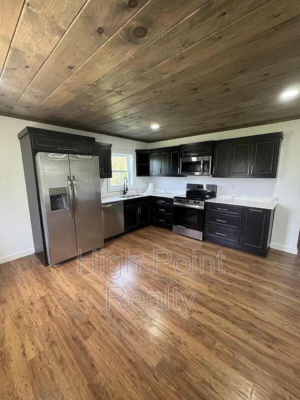3 bed, 3.0 bath, 1680 sqft, $1,500 — Photo 4