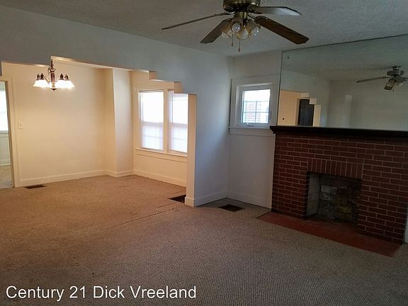 3rd image of 920 Hess Ln