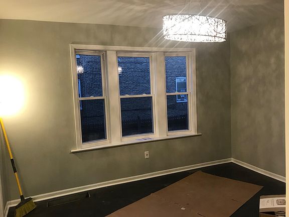 5th image of 4943 W Cornelia Ave
