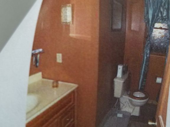 5th image of 408 E Hanna St