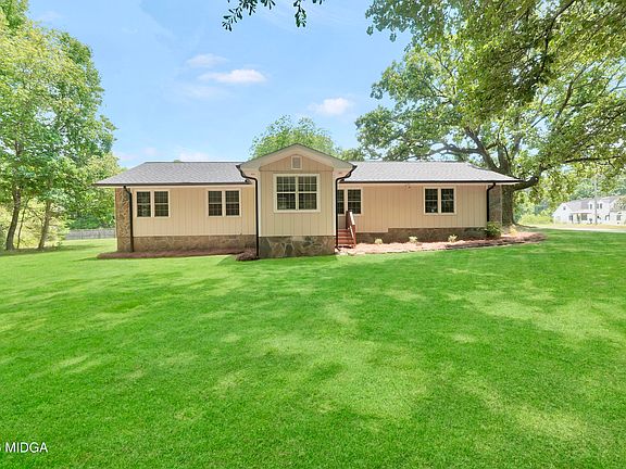 3rd image of 1375 McGarity Rd