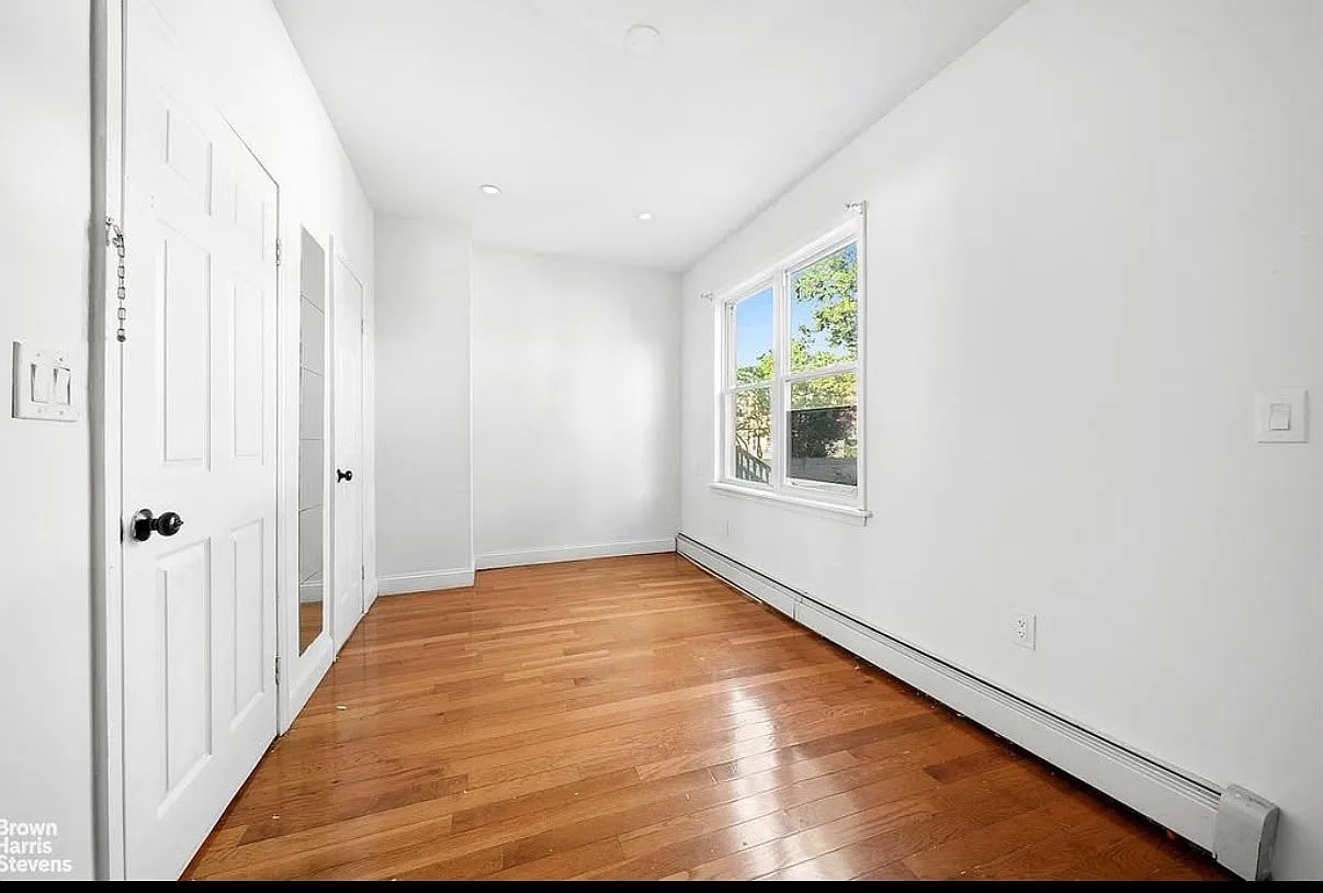 3 bed, 1728 sqft, $3,590 — Photo 4