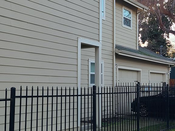 3rd image of 1918 5th St #1918