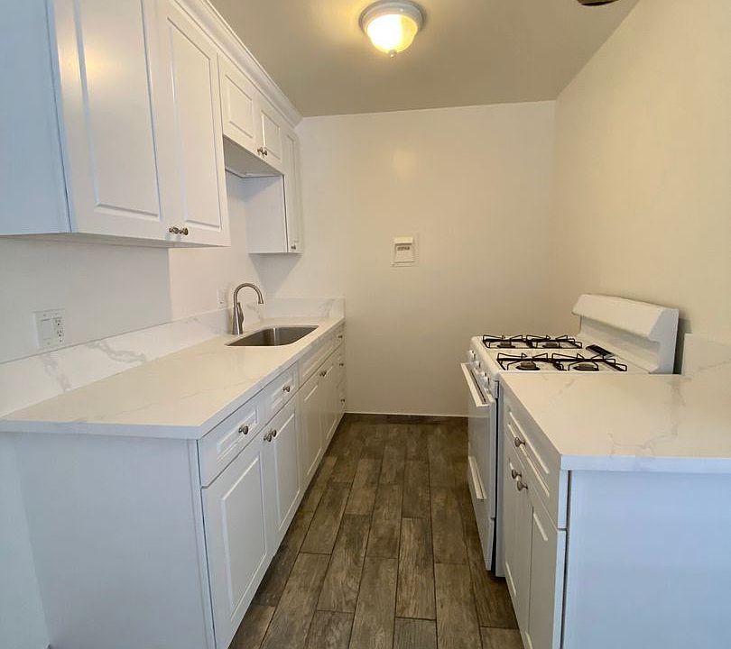 1st image of 2219 E 10th St #6