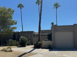 837 N Calle De Pinos, Palm Springs, CA 92262