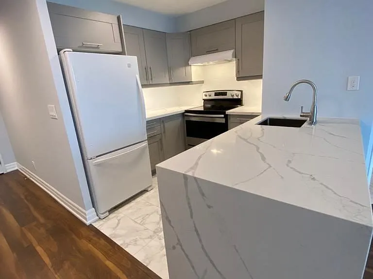 150 Dunlop St E #810 — Photo 6