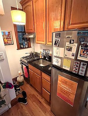 3rd image of 273 E 10th St APT 7