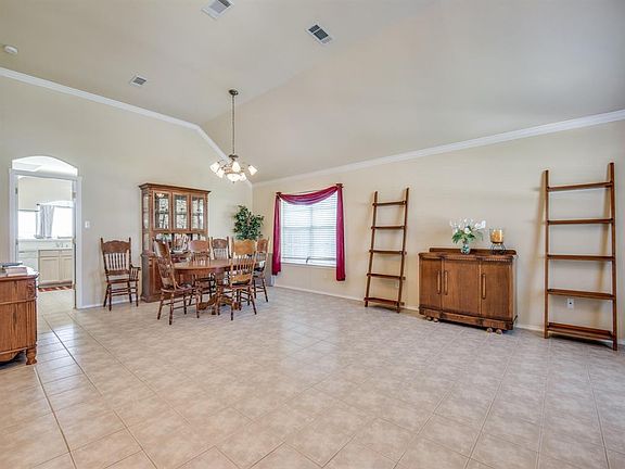 2nd image of 1841 Stewart Dr