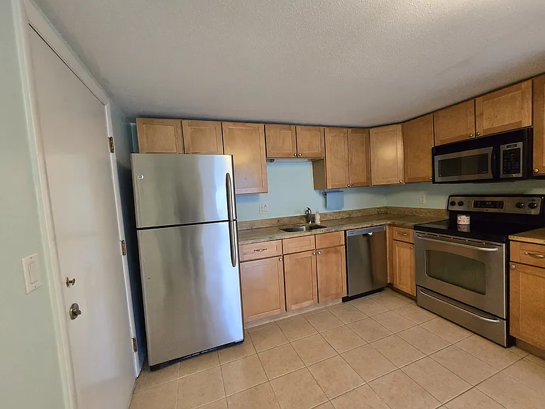 870 Haverhill St #13C — Photo 3