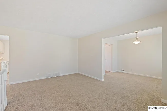 5641 S 140th Ave — Photo 7