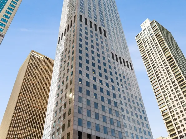 950 N Michigan Ave APT 3501, Chicago, IL 60611