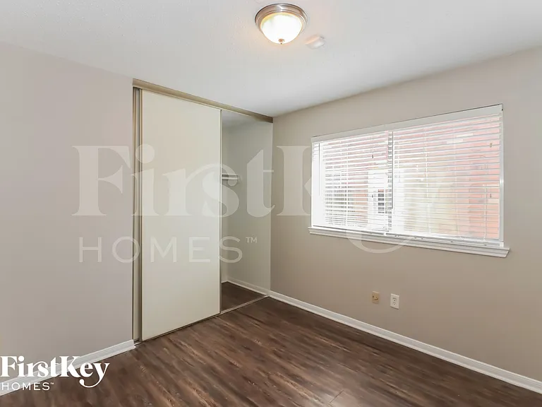 21219 Park Bluff Dr — Photo 13