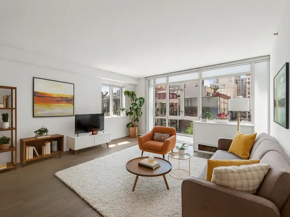 385 First Avenue image 3 of 16