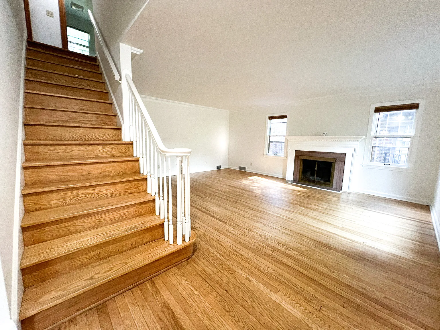 3 bed, 2.5 bath, 2125 sqft, $1,800 — Photo 3