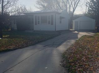 1318 W 5th St, Cedar Falls, IA 50613