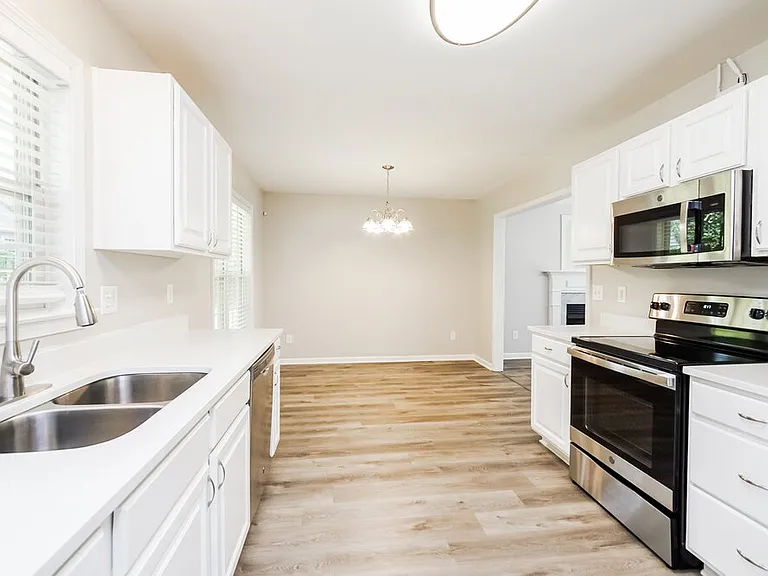 500 Jaffiley Ct — Photo 8