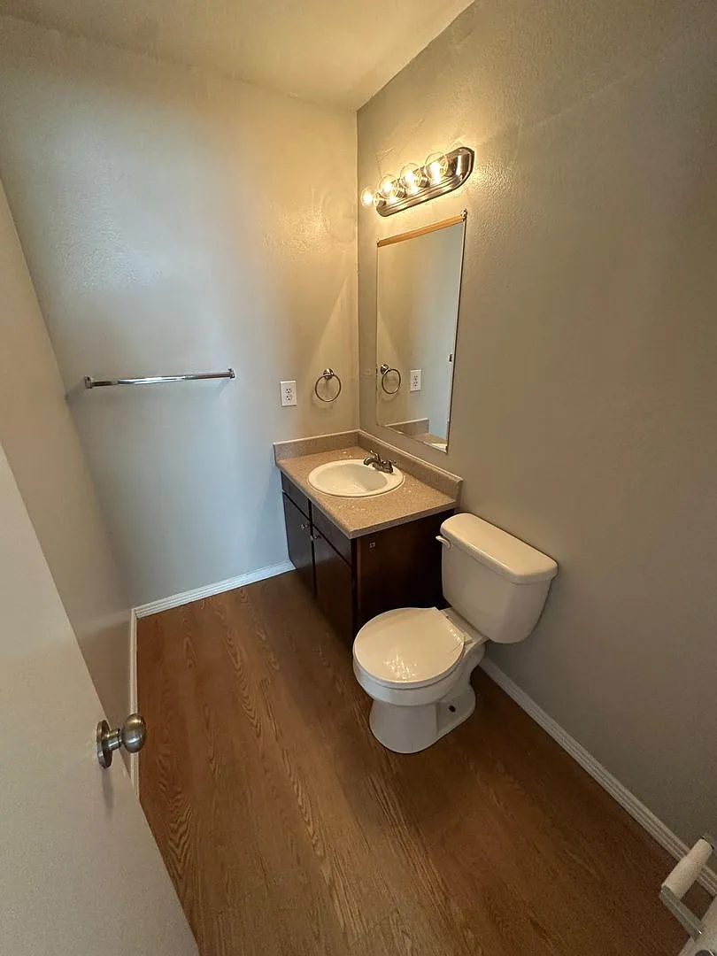 Move In Special 1/2 Off The 1st Months Rent. — Photo 4