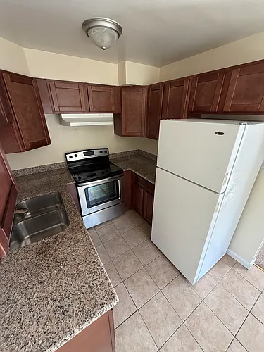 273 Macarthur Blvd #105 Photo 1