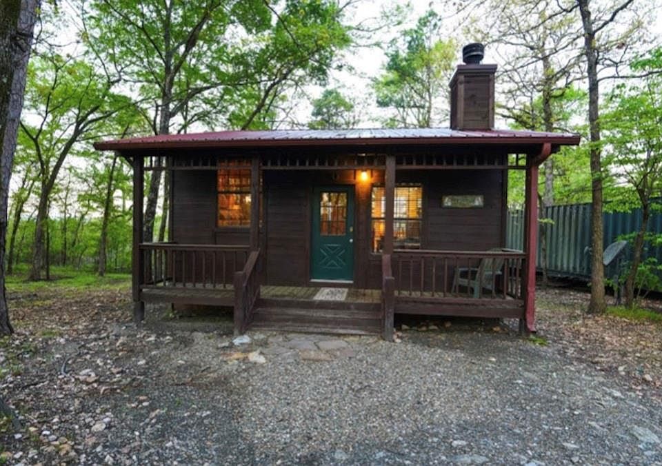 1st image of 344 Woodland Cir