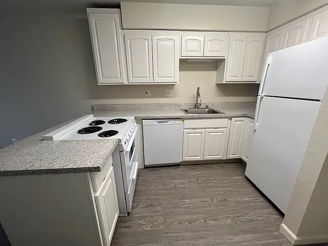 Kona Kai Apartments — Photo 1